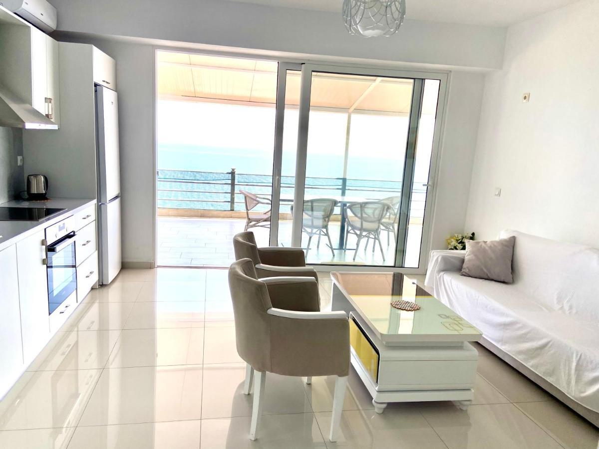 Qeparo Pano Rooms Luaran gambar