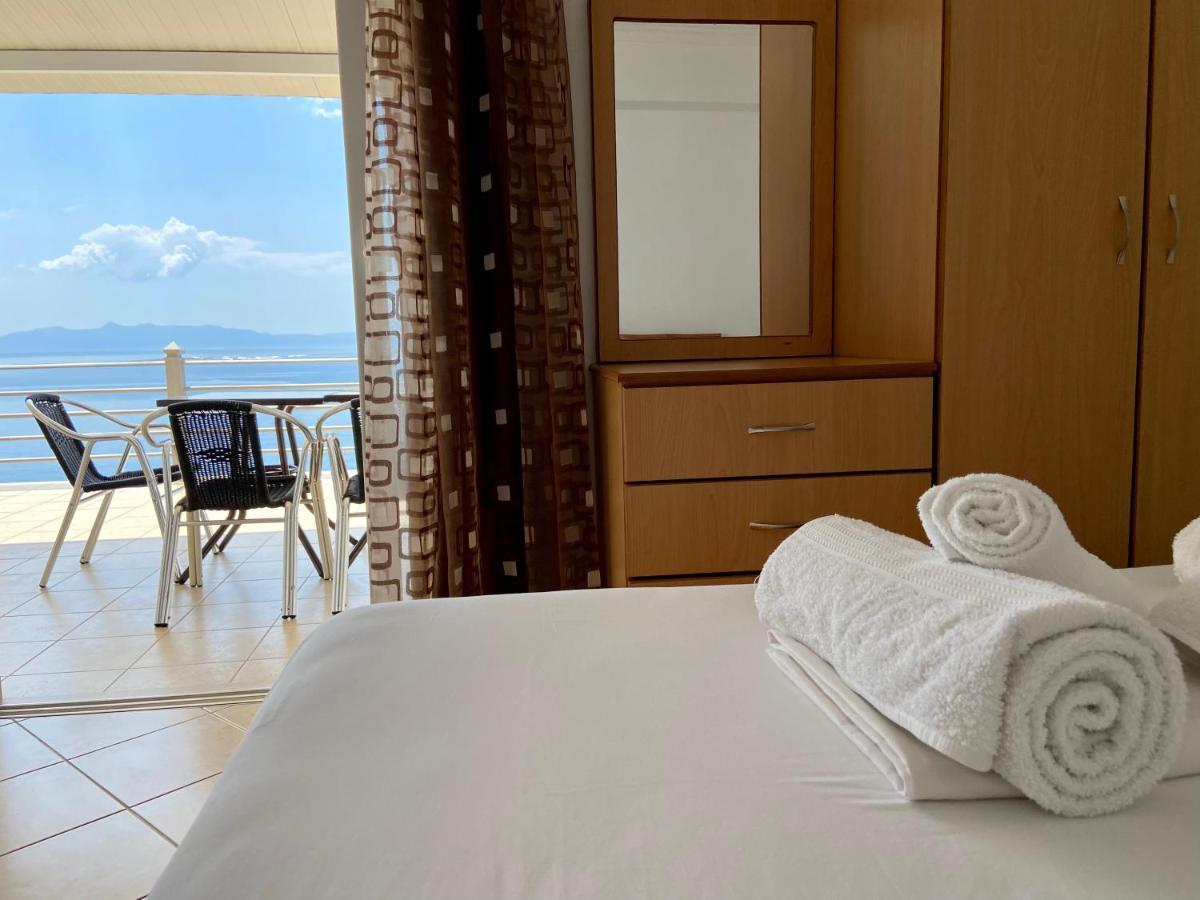 Qeparo Pano Rooms Luaran gambar