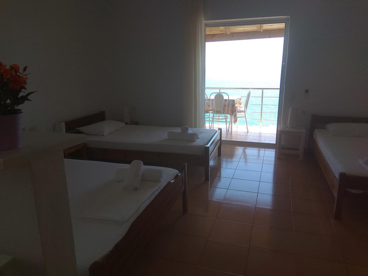 Qeparo Pano Rooms Luaran gambar